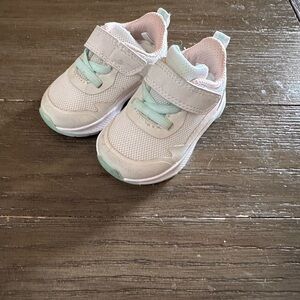 Sz 2 toddler Athletic Works Velcro tennis shoes